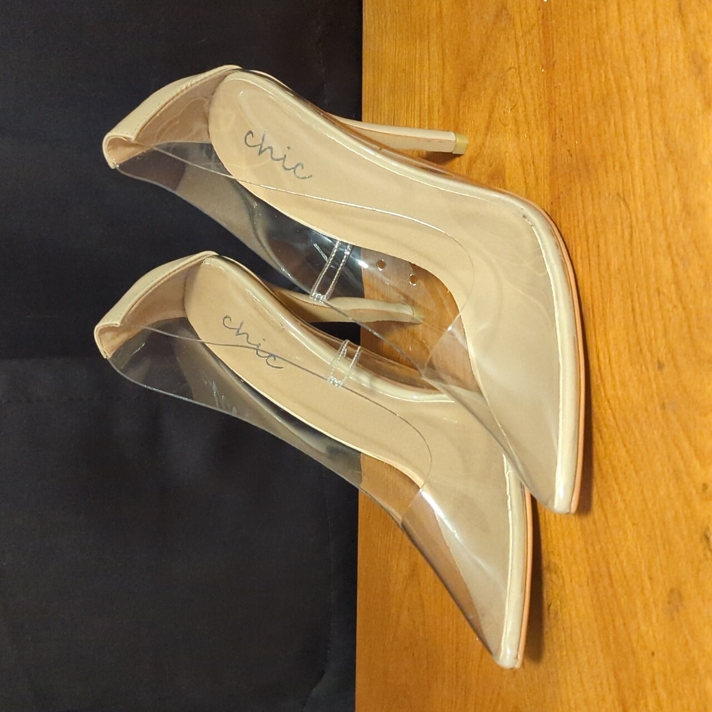 Women's shoes